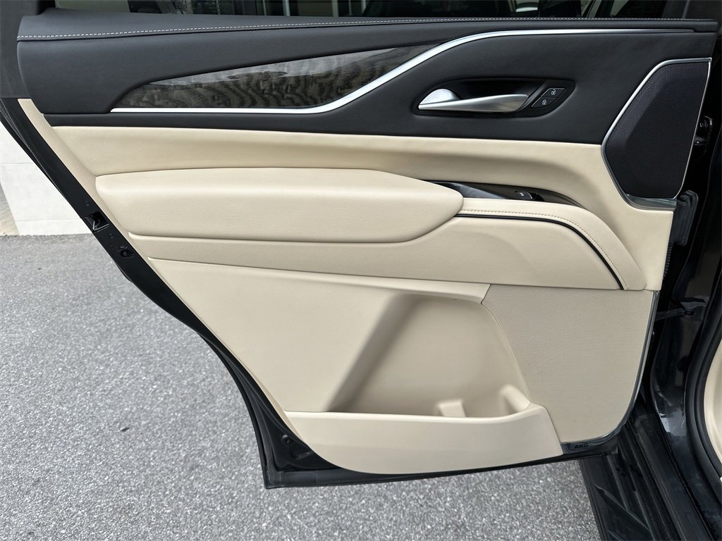 Used 2024 Cadillac Escalade Premium Luxury image 25