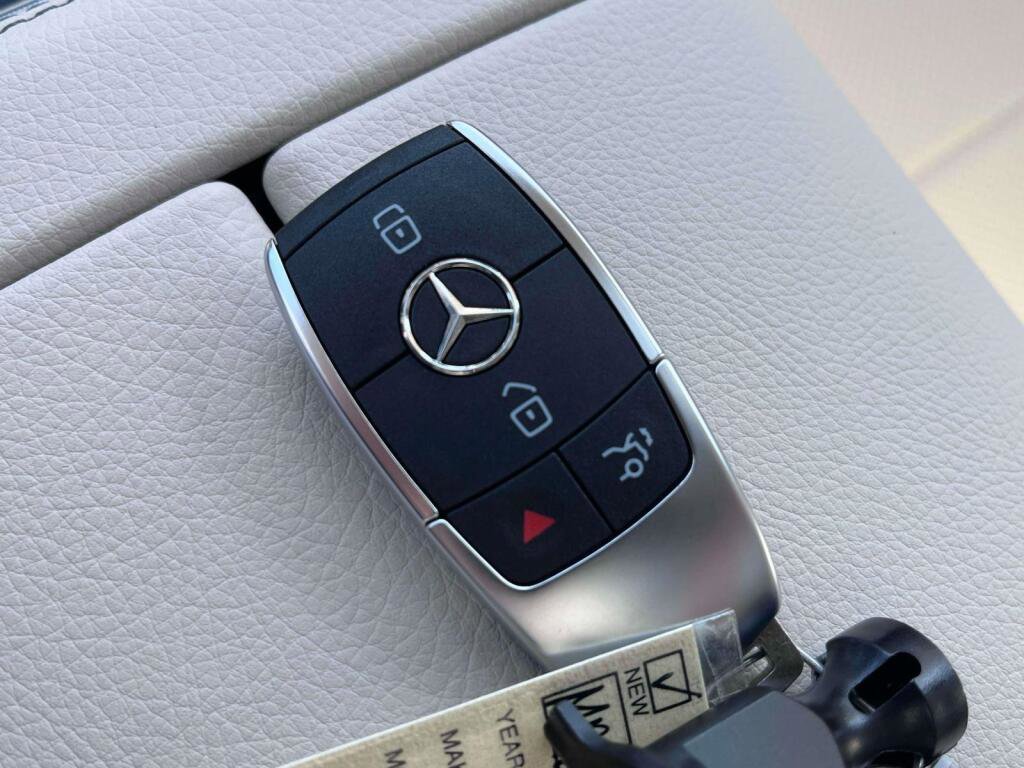 New 2026 Mercedes-Benz GLE 450 4MATIC image 4
