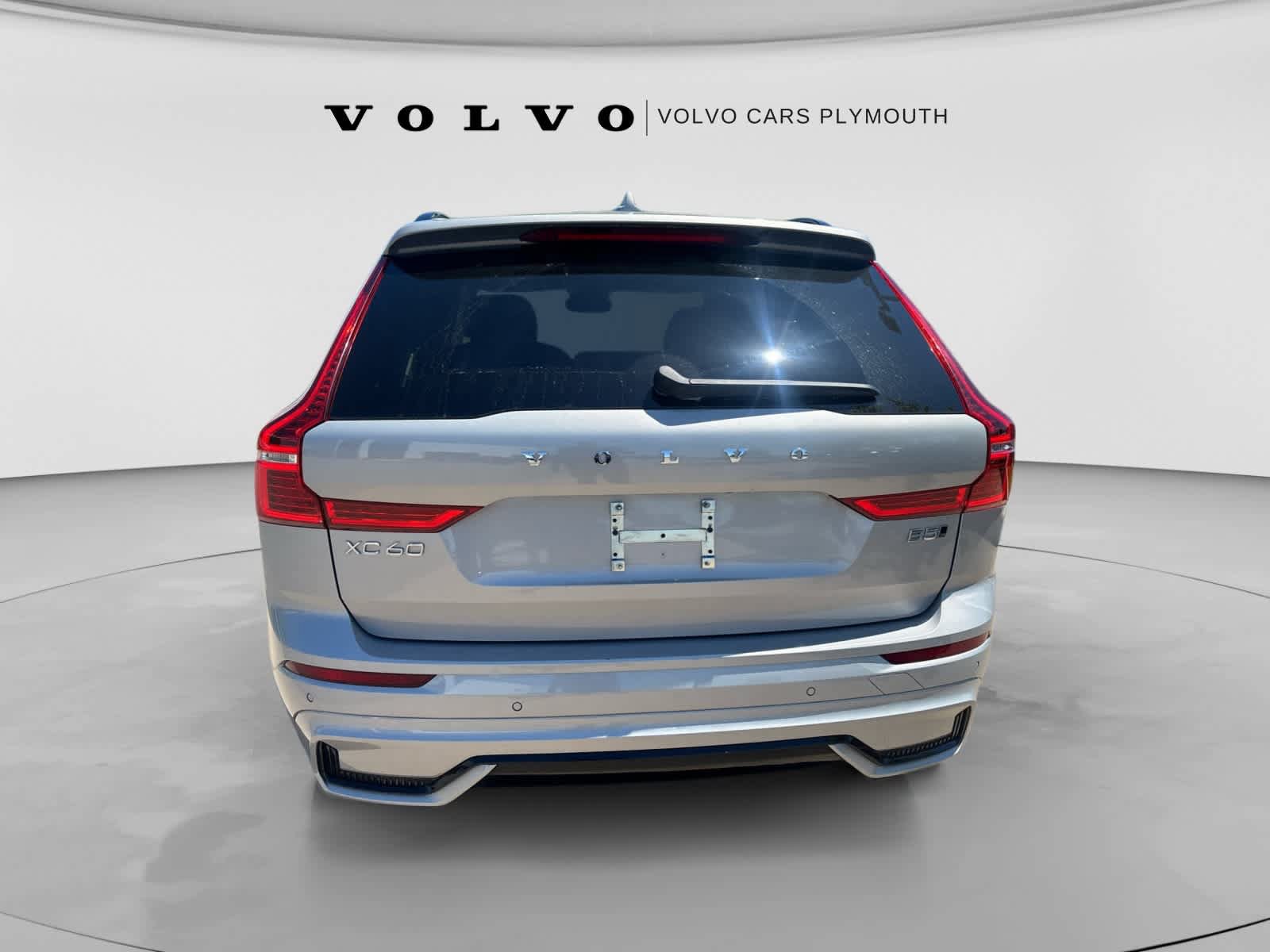 Used 2025 Volvo XC60 B5 Plus AWD/4WD image 5
