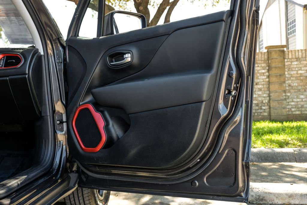 Used 2021 Jeep Renegade Trailhawk image 57