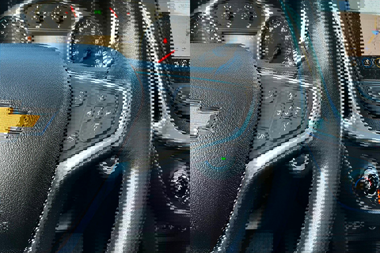 Used 2019 Chevrolet Equinox LT w/ Lights and Bright Package image 23