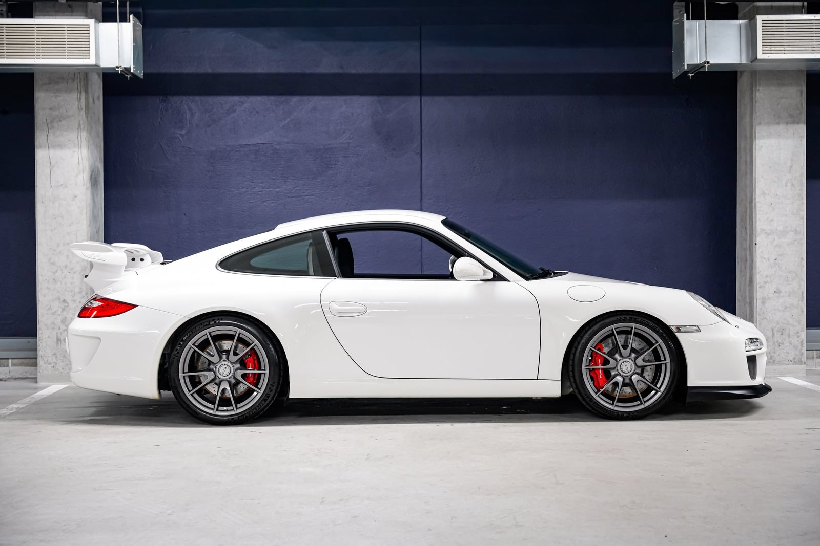 Used 2010 Porsche 911 GT3 RWD image 2