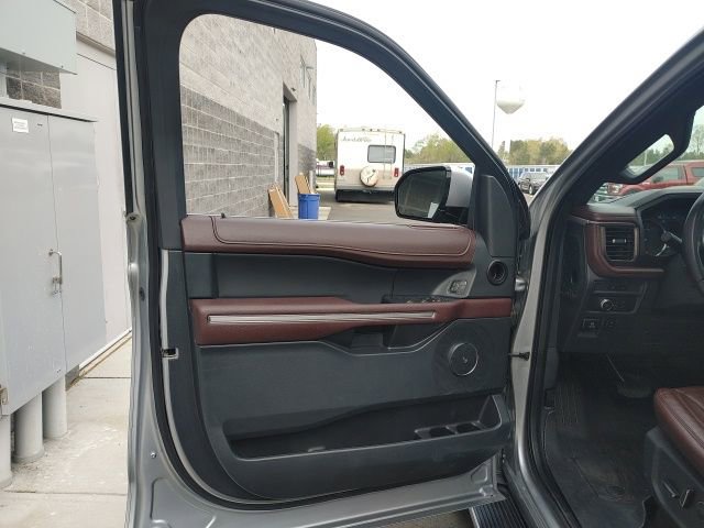 Used 2022 Ford Expedition Max Limited image 19