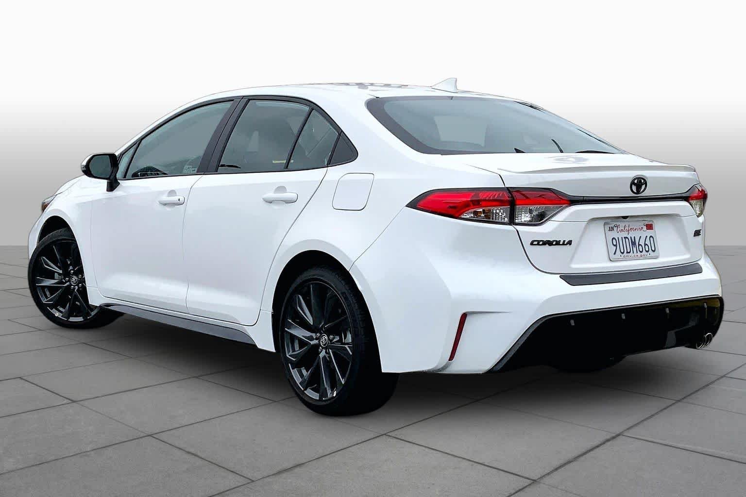 Certified 2025 Toyota Corolla SE w/ SE Premium Package FWD image 11