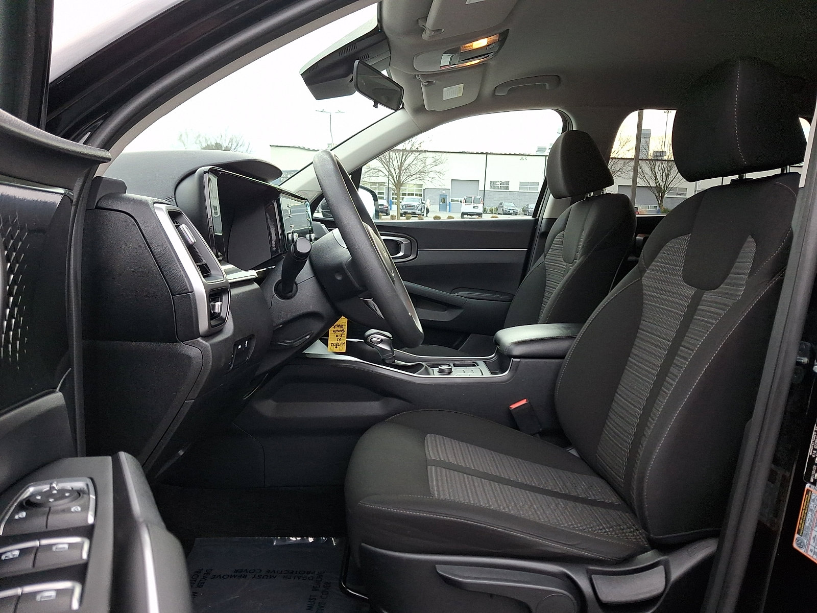 Used 2023 Kia Sorento LX image 13