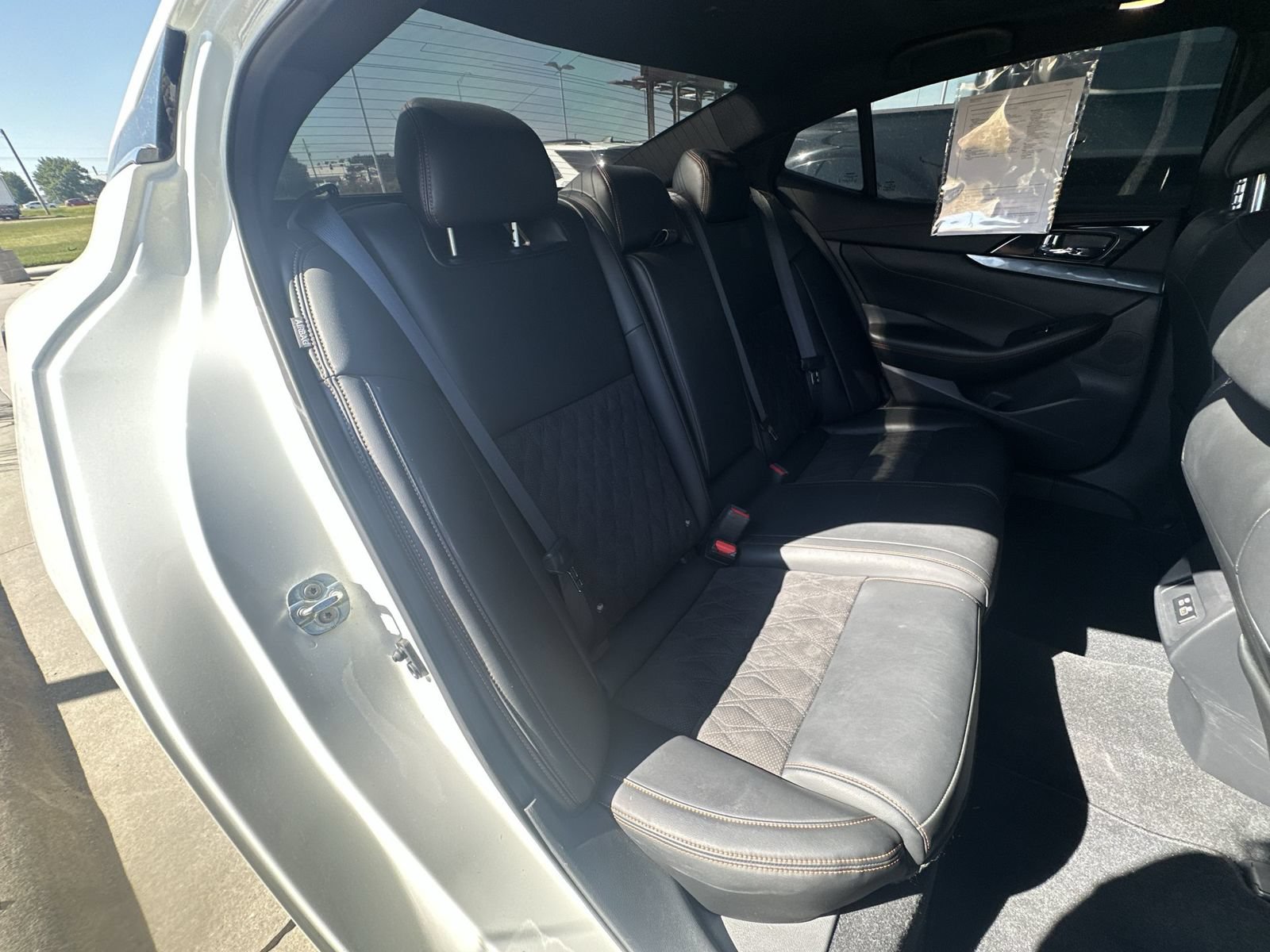 Used 2022 Nissan Maxima SR w/ Sport Mat Group FWD image 28
