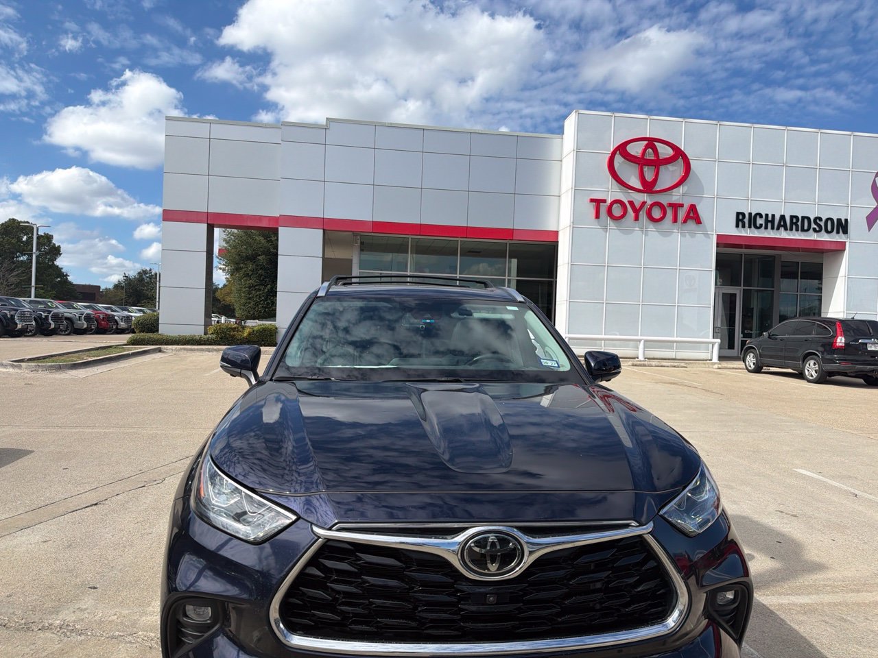 Used 2024 Toyota Highlander Platinum FWD image 9