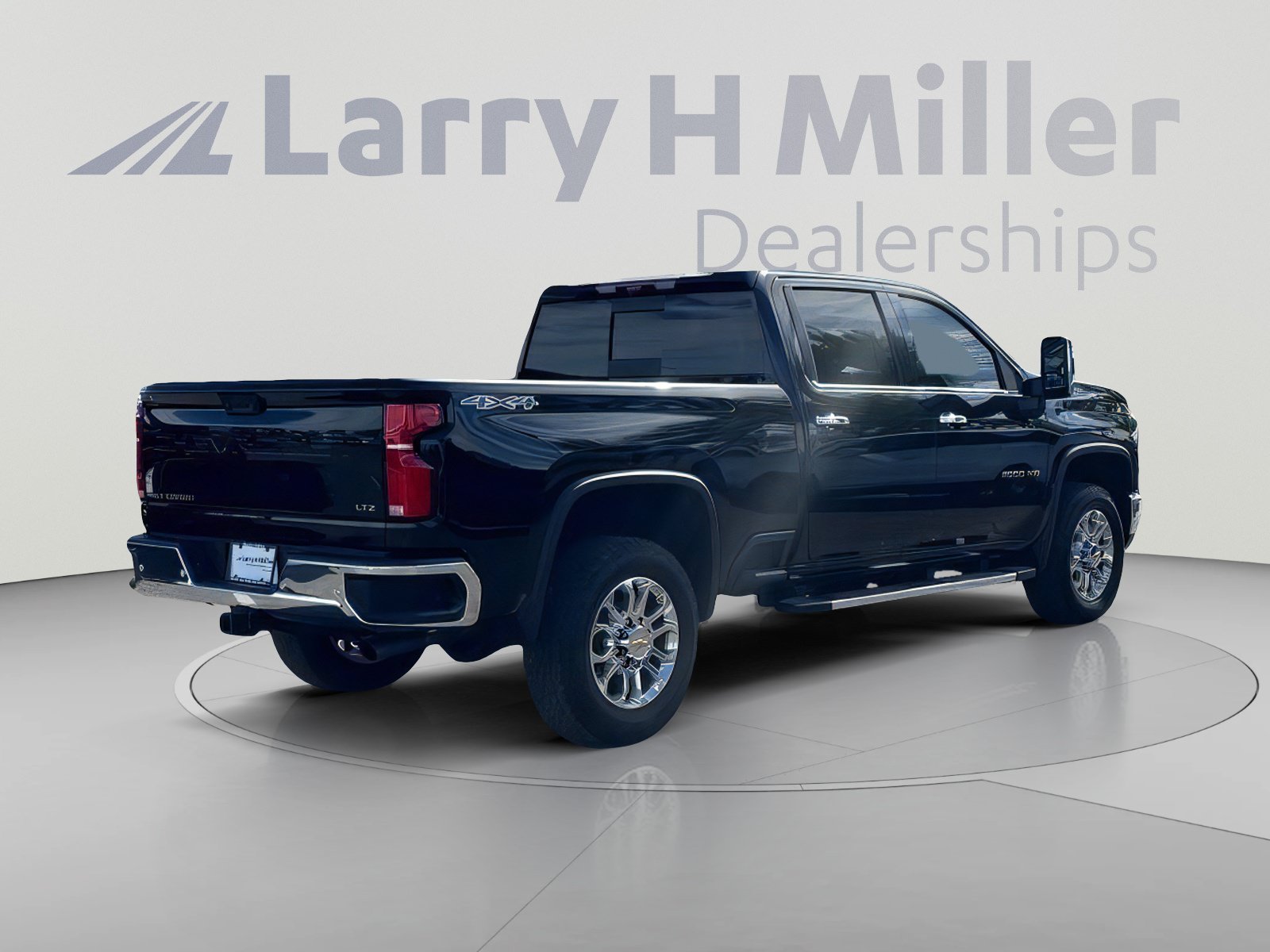 Used 2025 Chevrolet Silverado 2500 LTZ w/ LTZ Premium Package AWD/4WD image 6