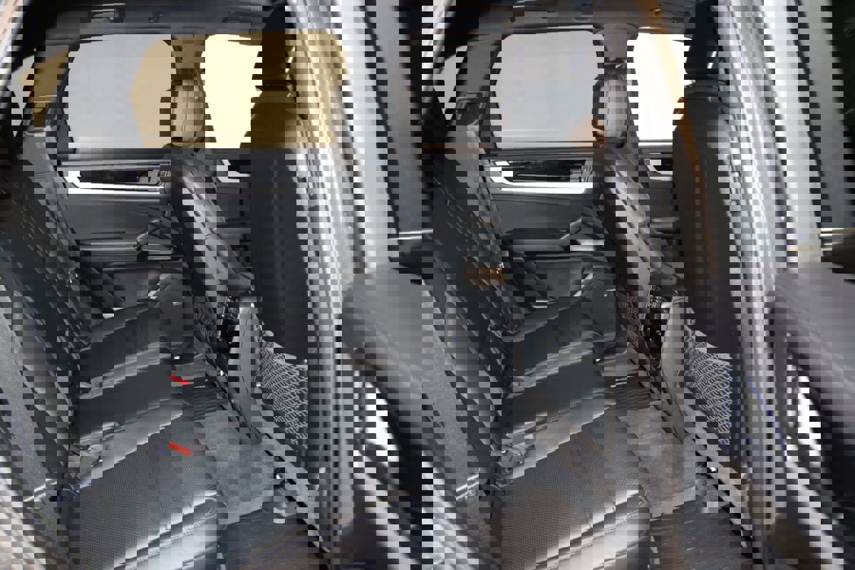 Used 2024 Porsche Cayenne image 74