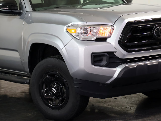 Used 2022 Toyota Tacoma SR AWD/4WD image 8