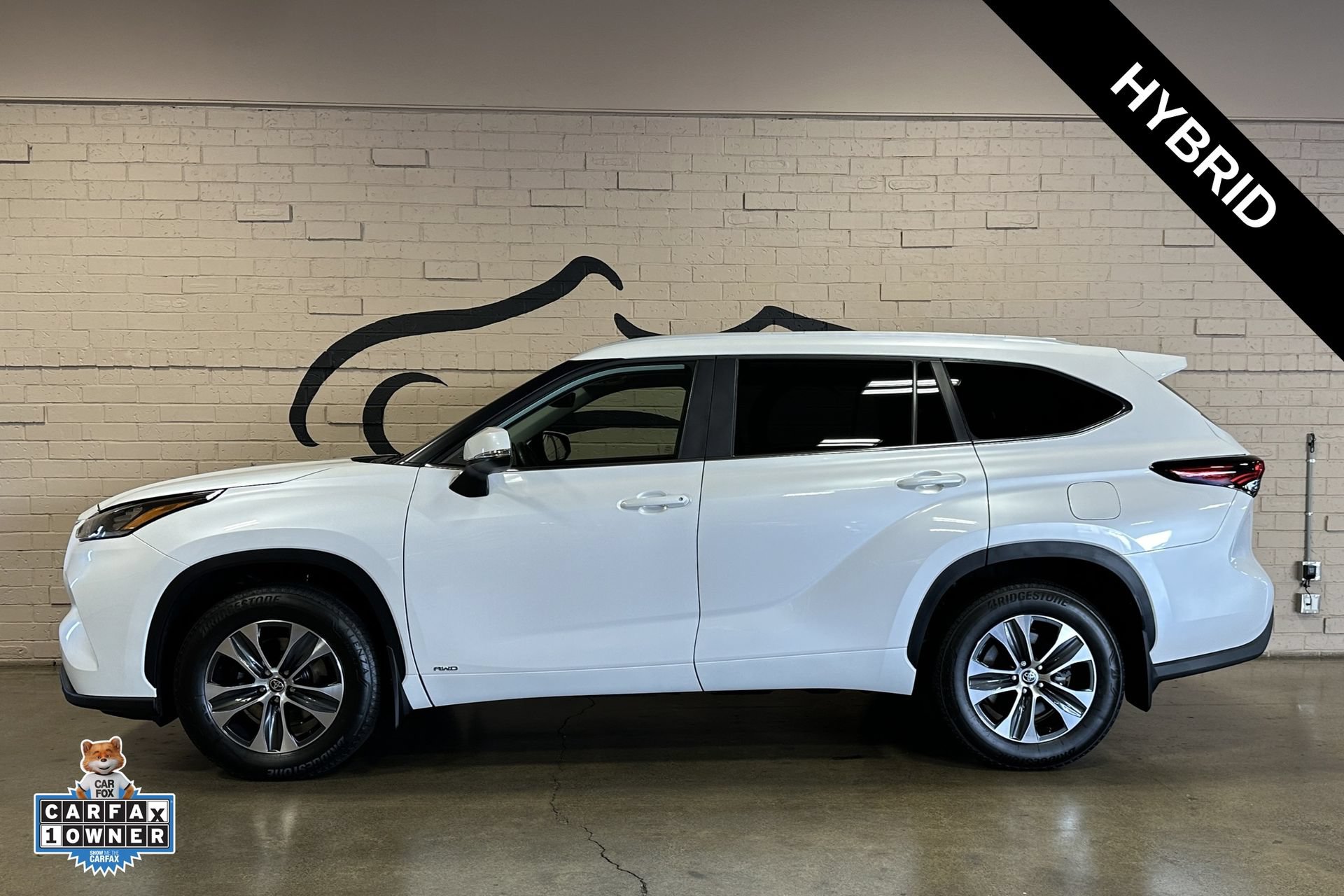 Used 2025 Toyota Highlander XLE AWD/4WD image 8