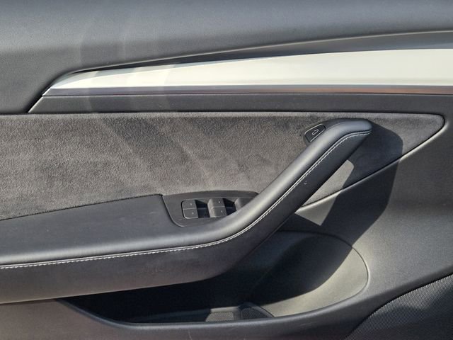 Used 2021 Tesla Model 3 Performance image 23