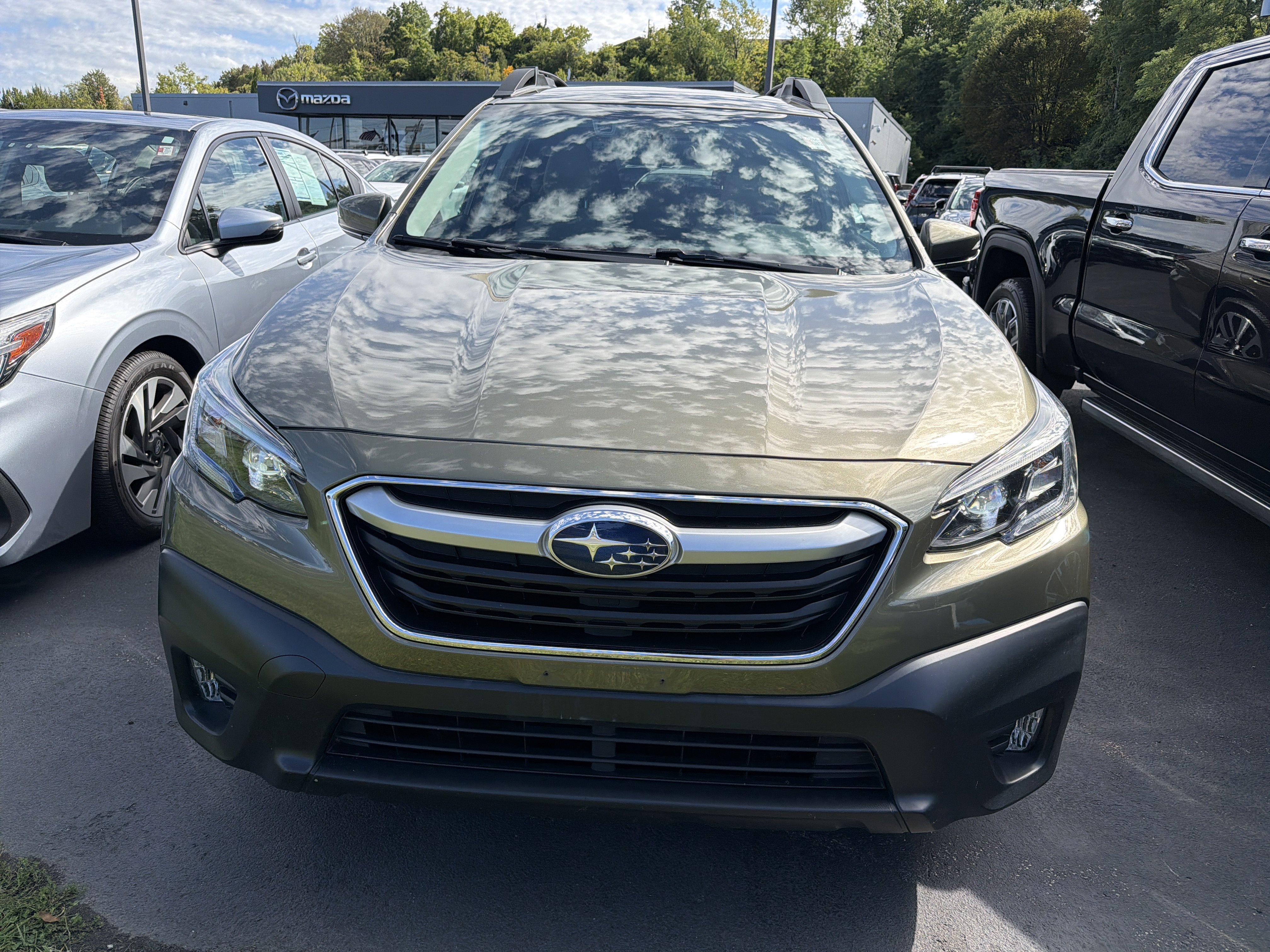 Used 2021 Subaru Outback Premium AWD/4WD image 3
