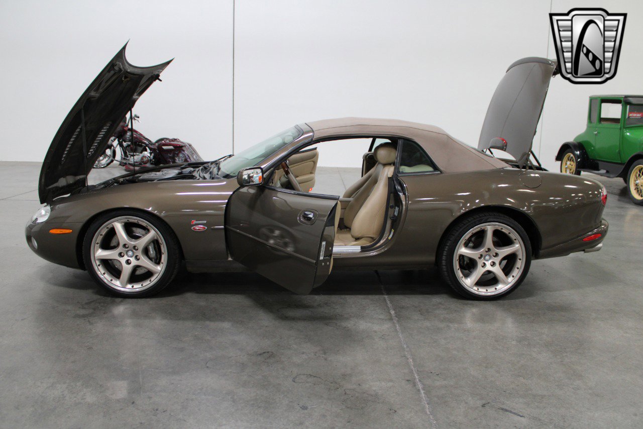 Used 2001 Jaguar XK8 Convertible image 7