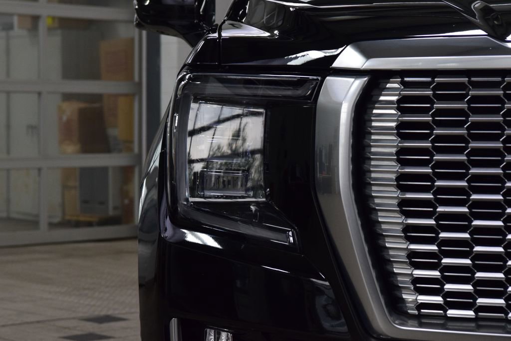 Used 2024 GMC Yukon Denali AWD/4WD image 12
