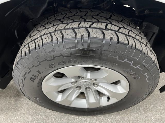 Used 2024 RAM 1500 Laramie AWD/4WD image 16