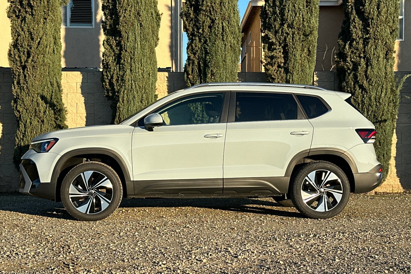 New 2026 Volkswagen Taos SE image 7