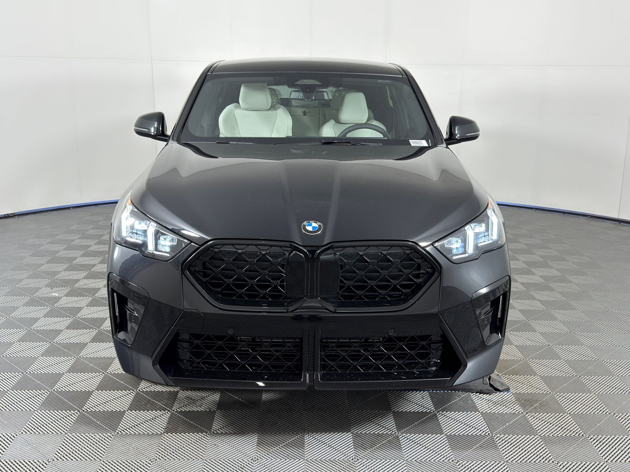 Used 2026 BMW X2 xDrive28i w/ M Sport Package AWD/4WD image 5