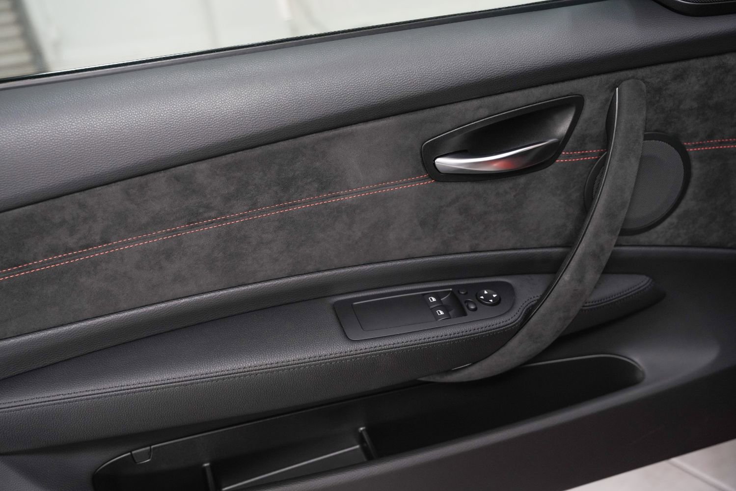 Used 2011 BMW 1 Series M image 37