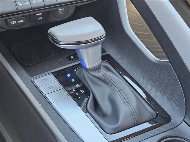 Used 2025 Hyundai Elantra Sport image 13