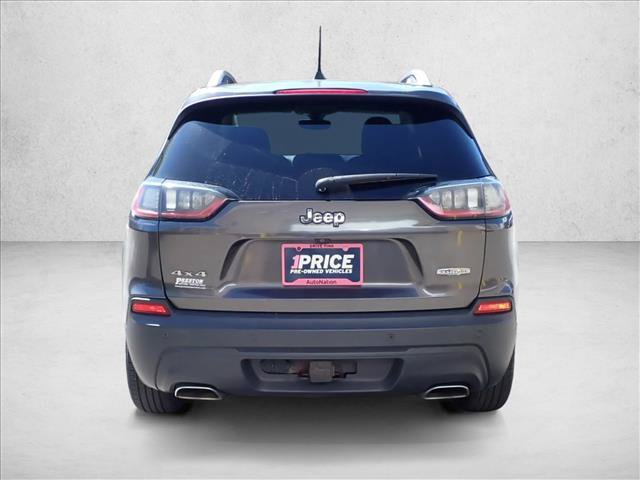 Used 2019 Jeep Cherokee Latitude Plus w/ Comfort/Convenience Group AWD/4WD image 3