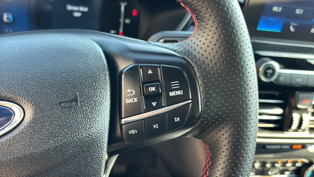 Used 2025 Ford Escape ST-Line Select AWD/4WD image 16
