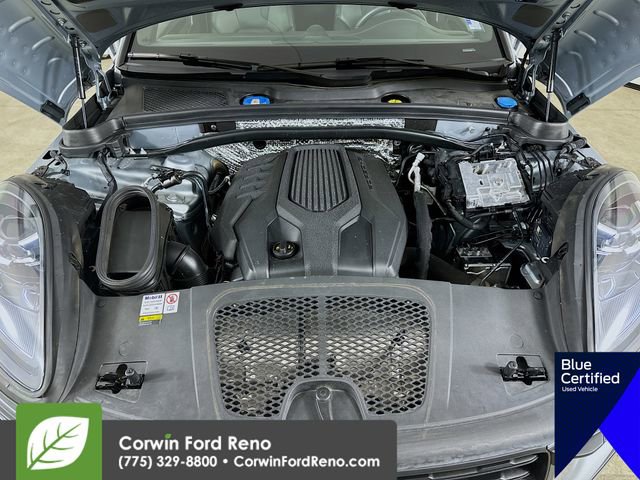 Used 2023 Porsche Macan Turbo image 35