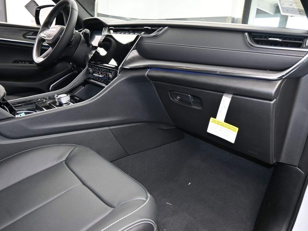 Used 2024 Jeep Grand Cherokee L Overland image 38