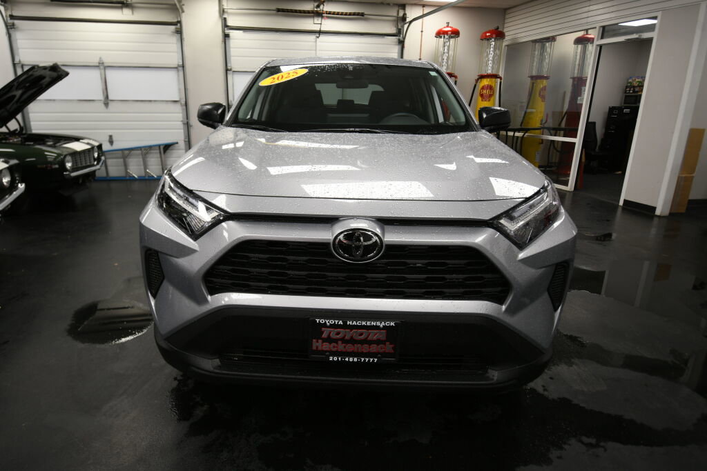 Used 2025 Toyota RAV4 LE image 2
