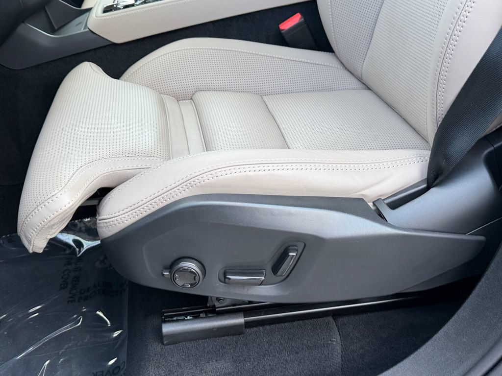 Certified 2026 Volvo XC90 B6 Ultra AWD/4WD image 19