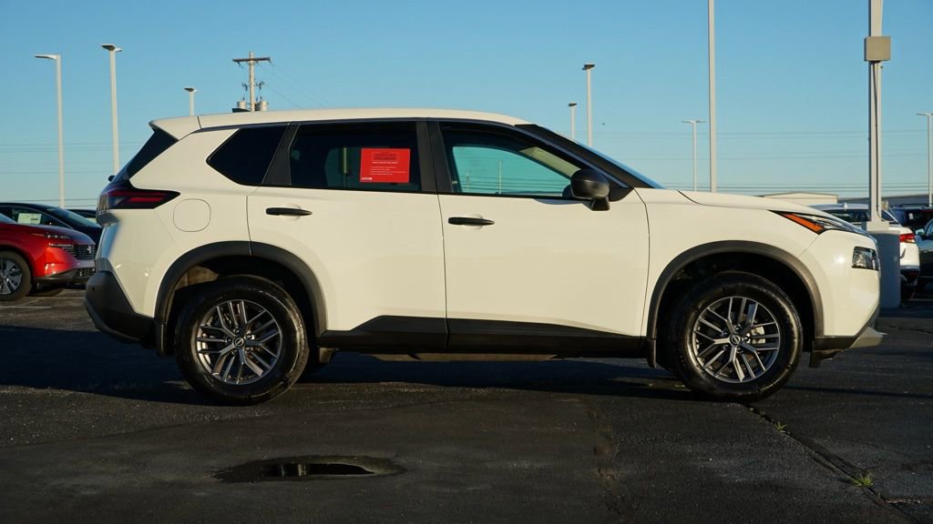 Used 2023 Nissan Rogue S image 5