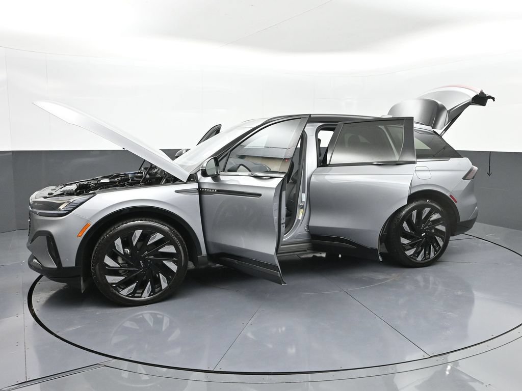 Used 2025 Lincoln Nautilus Reserve AWD/4WD image 54