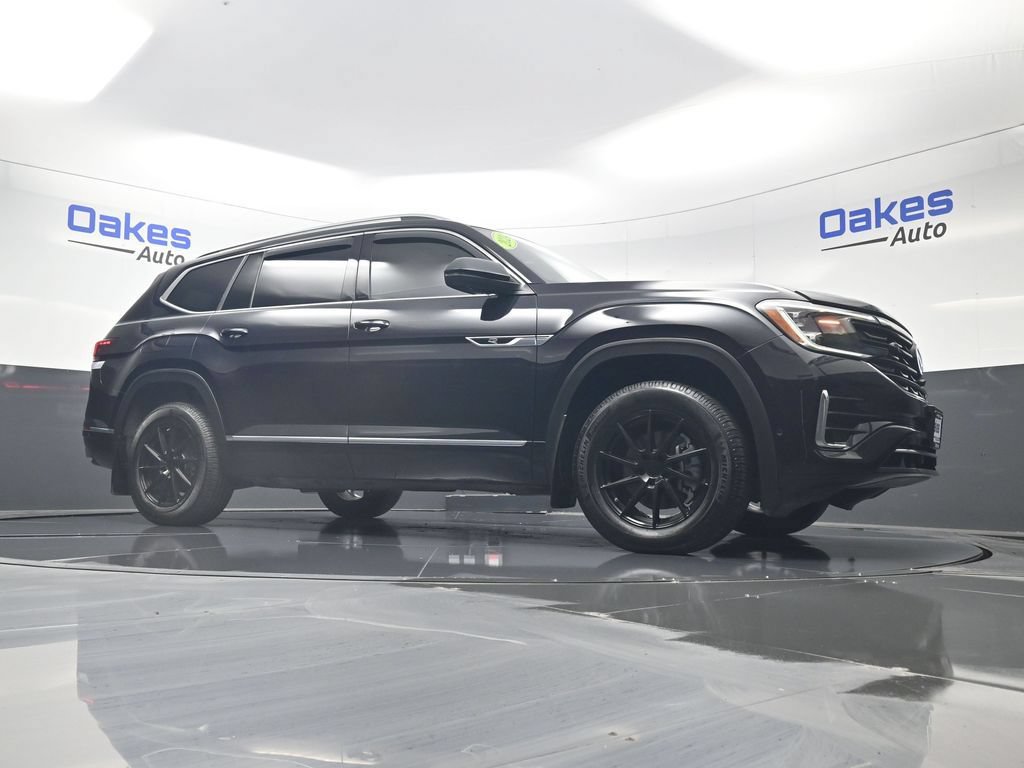 Used 2024 Volkswagen Atlas SEL Premium R-Line AWD/4WD image 41