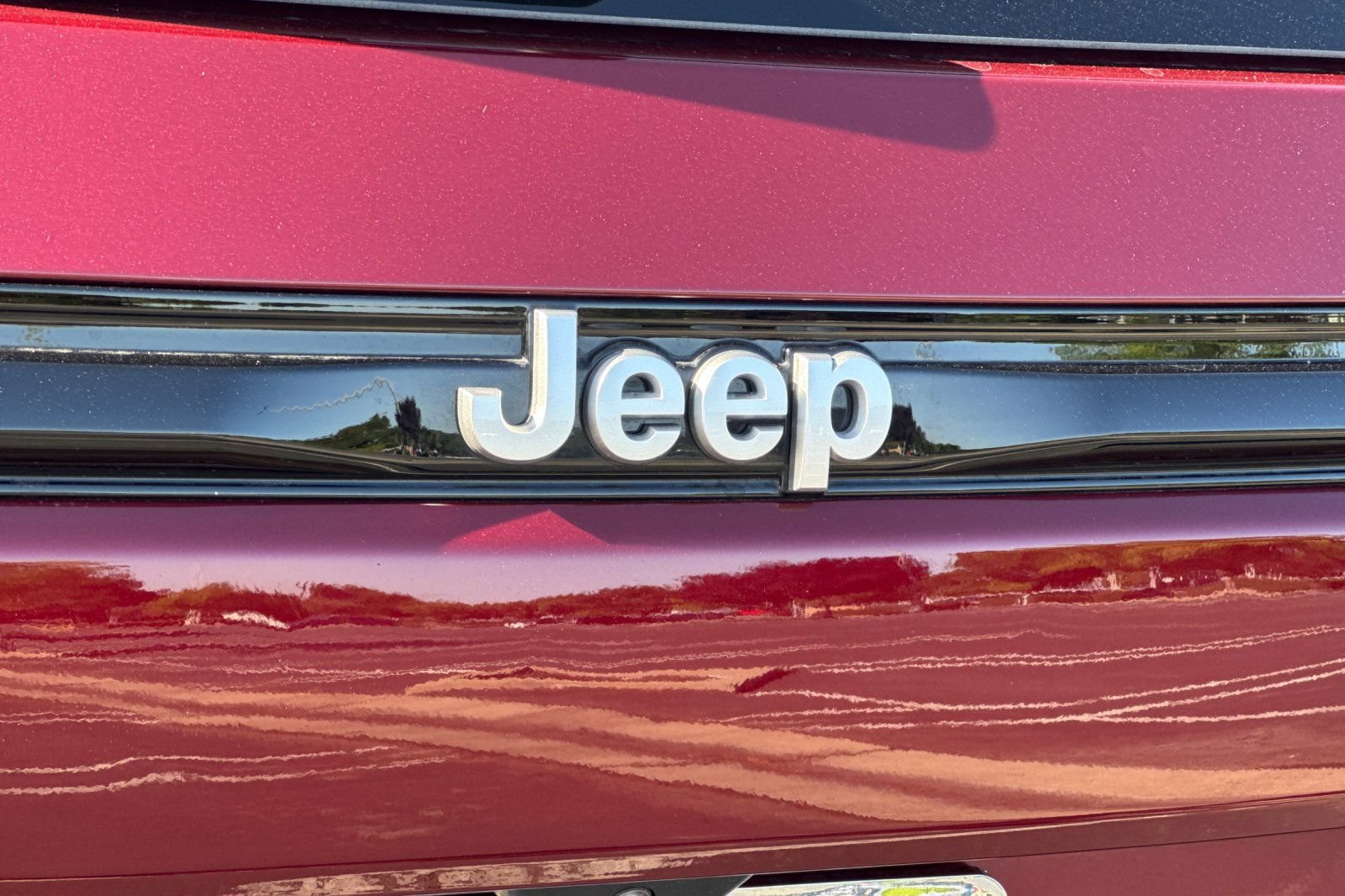 Used 2025 Jeep Grand Cherokee Laredo X w/ Luxury Tech Group I RWD image 49