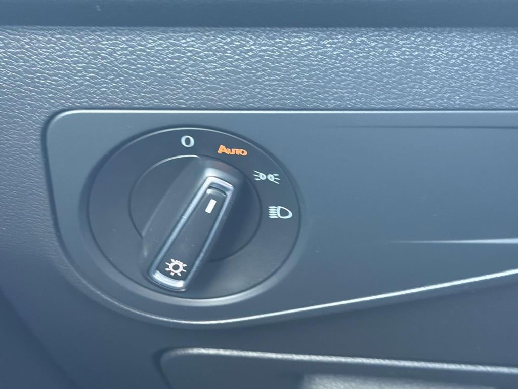 Used 2023 Volkswagen Tiguan SE R-Line image 24