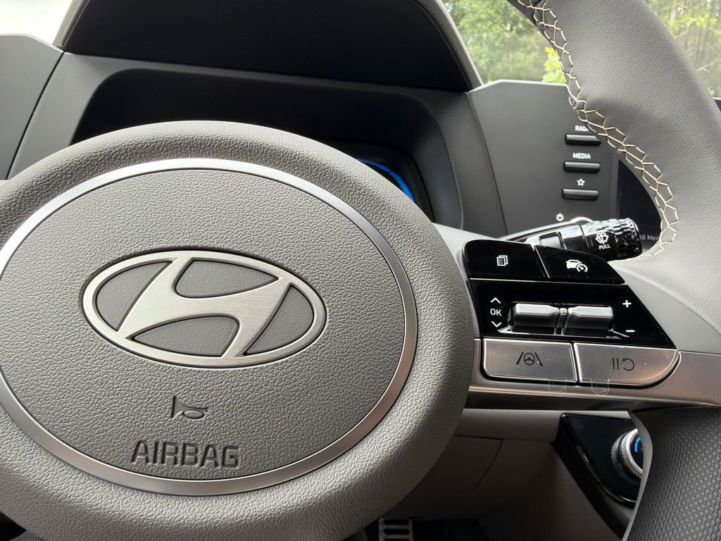 New 2026 Hyundai Elantra Sport FWD image 27