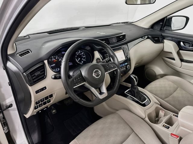 Used 2018 Nissan Rogue Sport SV w/ SV Technology Package AWD/4WD image 19