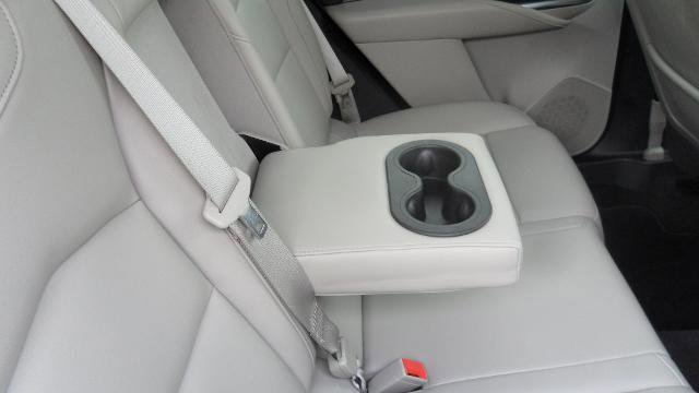 Used 2019 Cadillac XT4 Luxury w/ Cold Weather Package FWD image 32