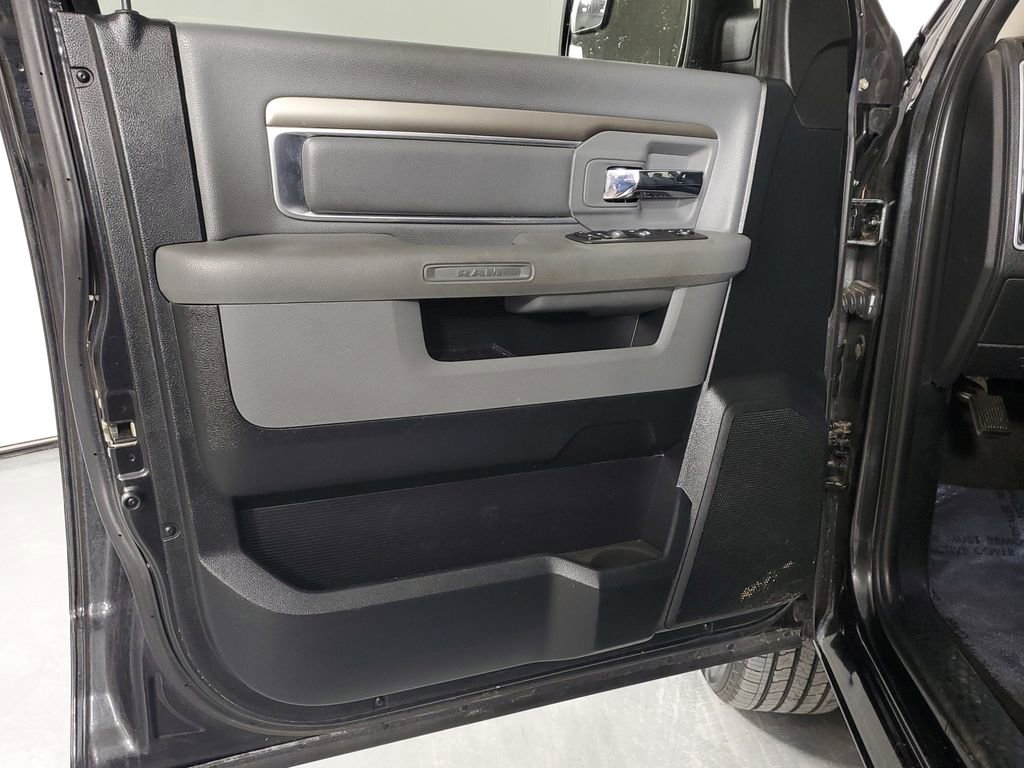 Used 2018 RAM 1500 SLT image 11