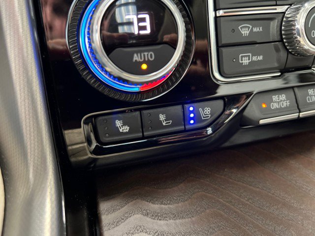 Used 2022 GMC Yukon Denali w/ Denali Premium Package image 28