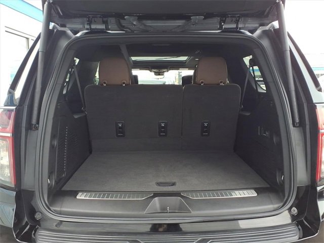 Used 2024 Chevrolet Suburban High Country w/ Advanced Technology Package image 19