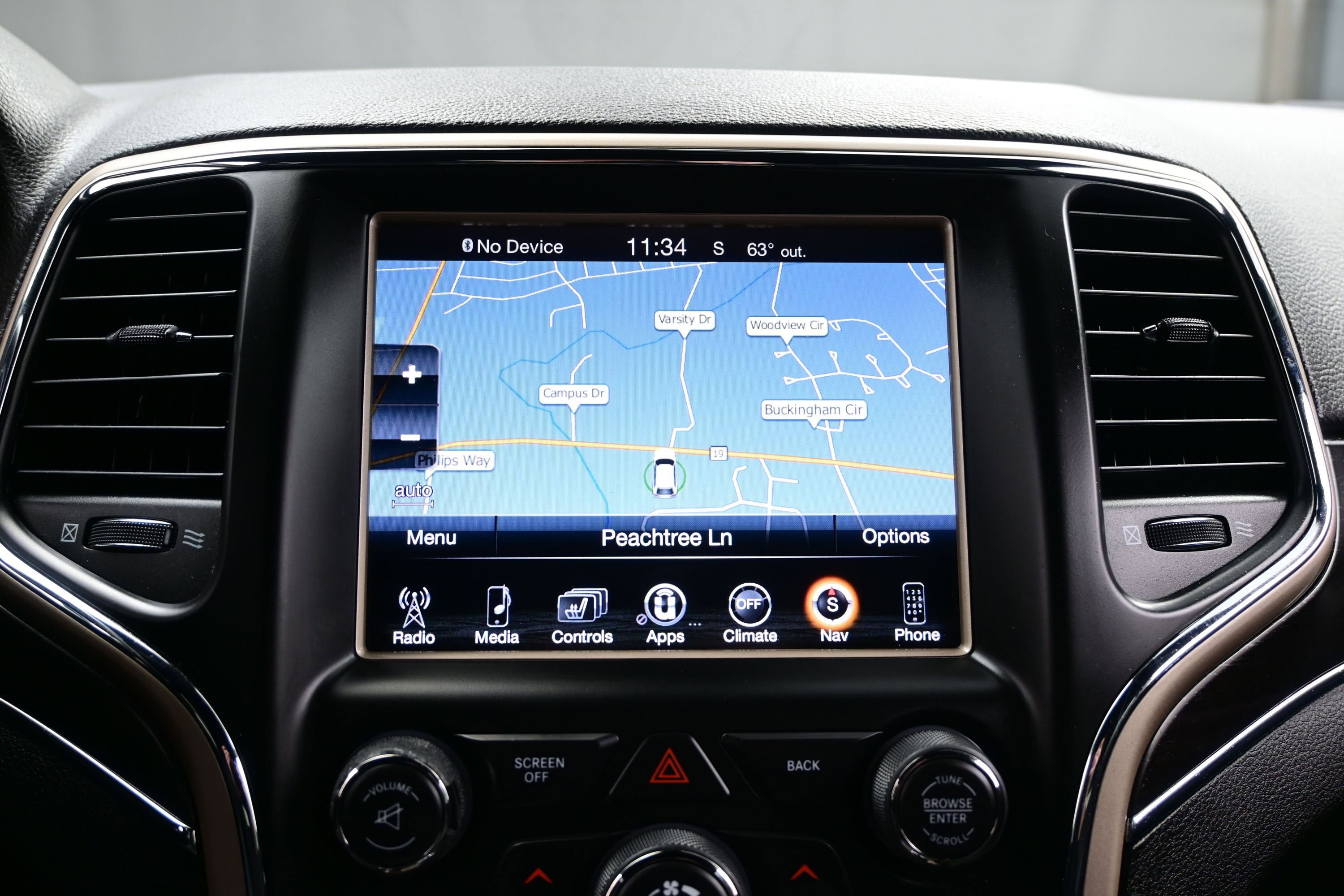 Used 2014 Jeep Grand Cherokee Limited w/ Luxury Group II AWD/4WD image 19
