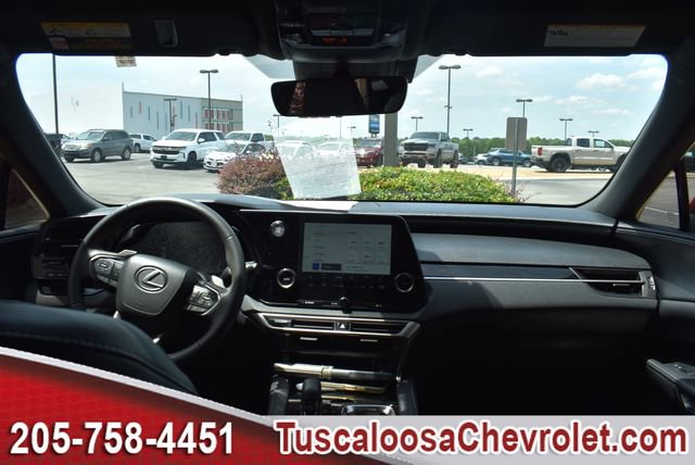Used 2024 Lexus RX 350 FWD w/ Technology Package image 3