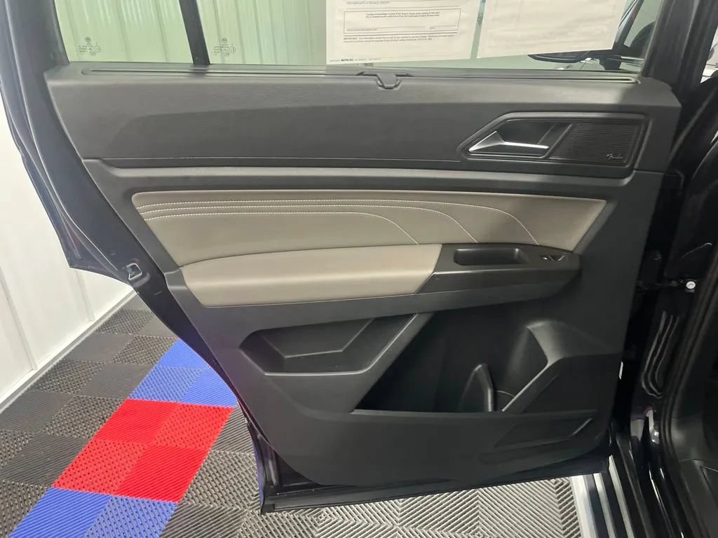 Used 2023 Volkswagen Atlas SEL Premium AWD/4WD image 14