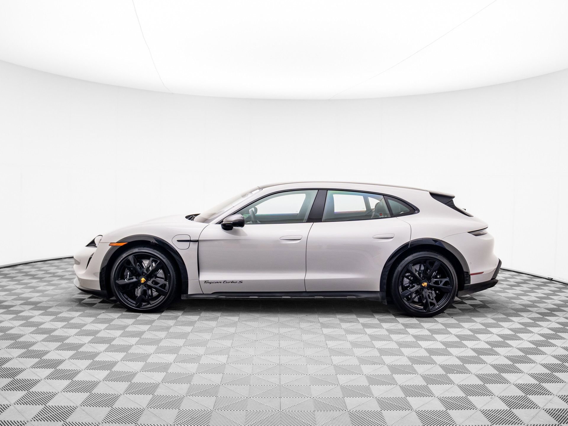 Certified 2022 Porsche Taycan Turbo S image 2