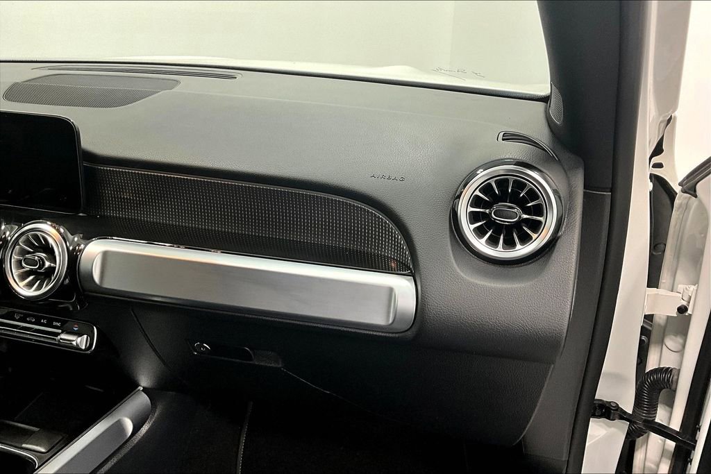 Used 2022 Mercedes-Benz GLB 250 image 19