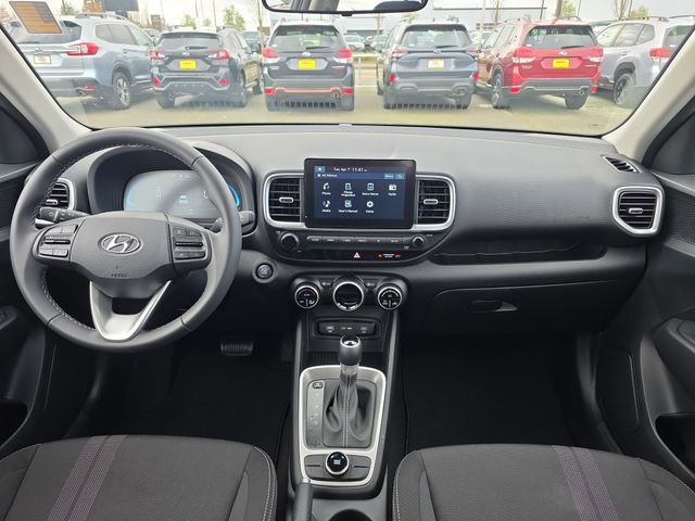 Used 2025 Hyundai Venue SEL image 13