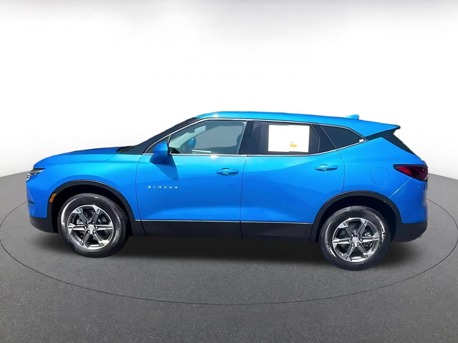 Used 2025 Chevrolet Blazer LT FWD image 10