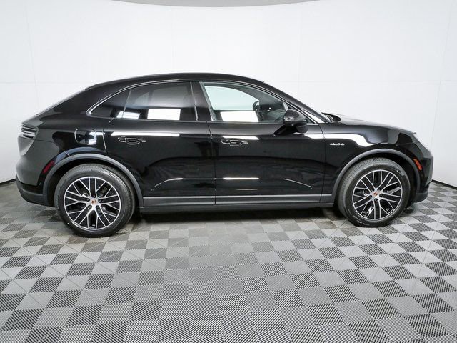 New 2026 Porsche Macan Electric image 27