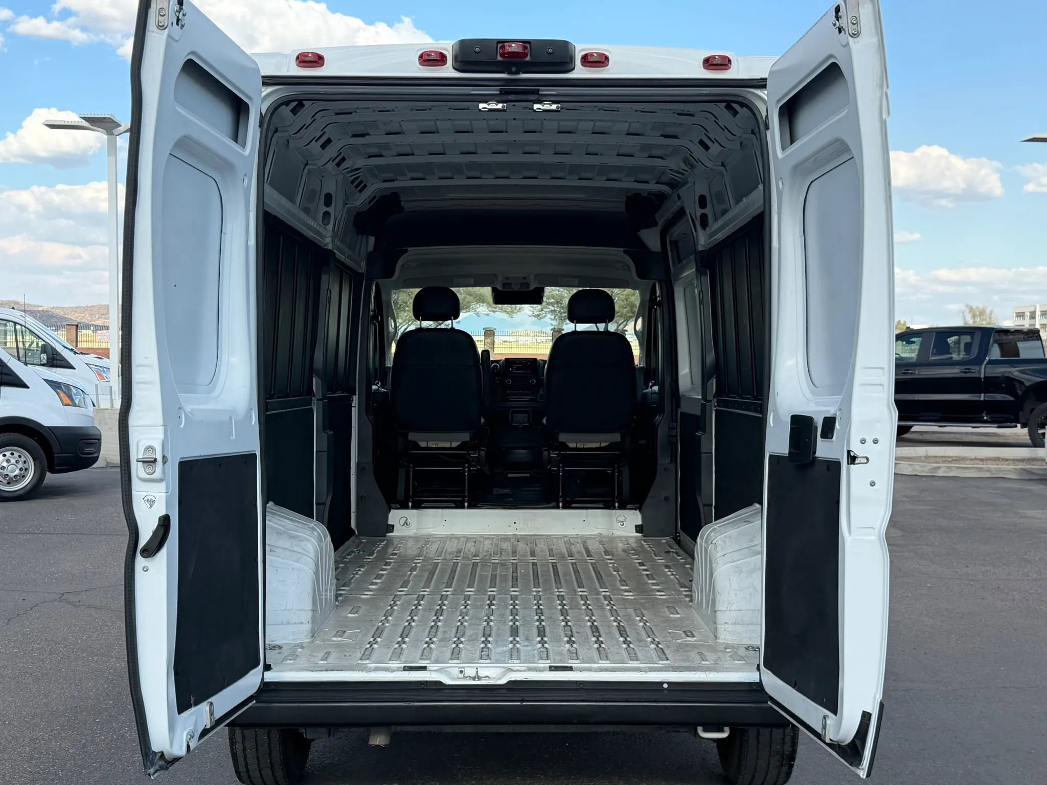 Used 2023 RAM ProMaster 2500 FWD image 17